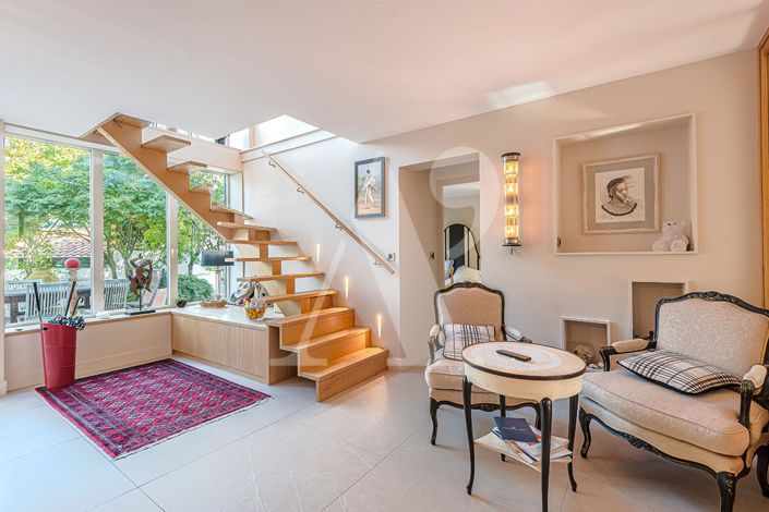 Image No.9-3 Bed Property for sale