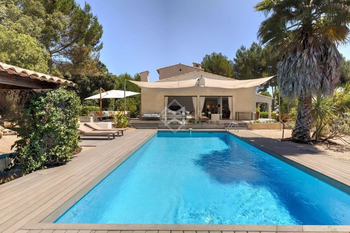 Image No.1-6 Bed House for sale