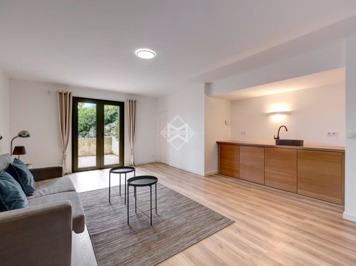 Image No.12-6 Bed House for sale