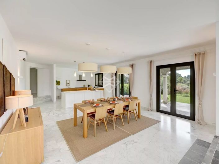 Image No.4-6 Bed House for sale