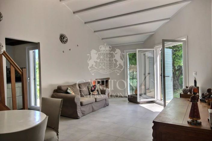 Image No.3-4 Bed House for sale