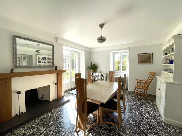 Image No.6-5 Bed House for sale