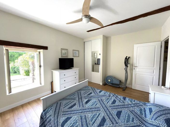 Image No.8-5 Bed House for sale