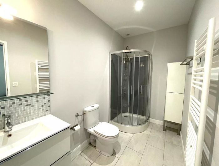 Image No.9-5 Bed House for sale