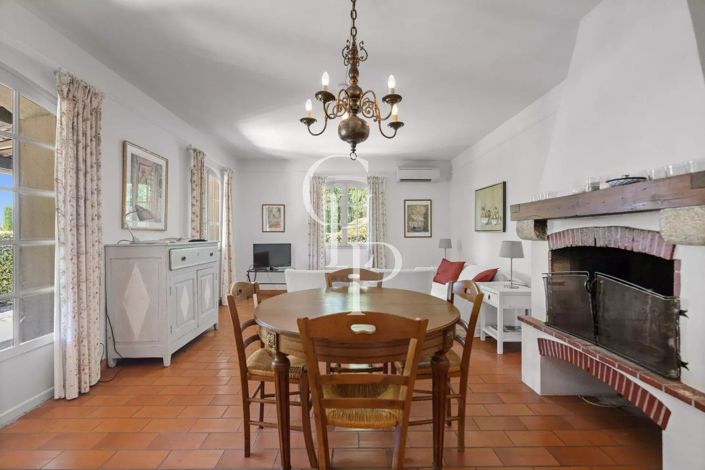 Image No.16-8 Bed House for sale