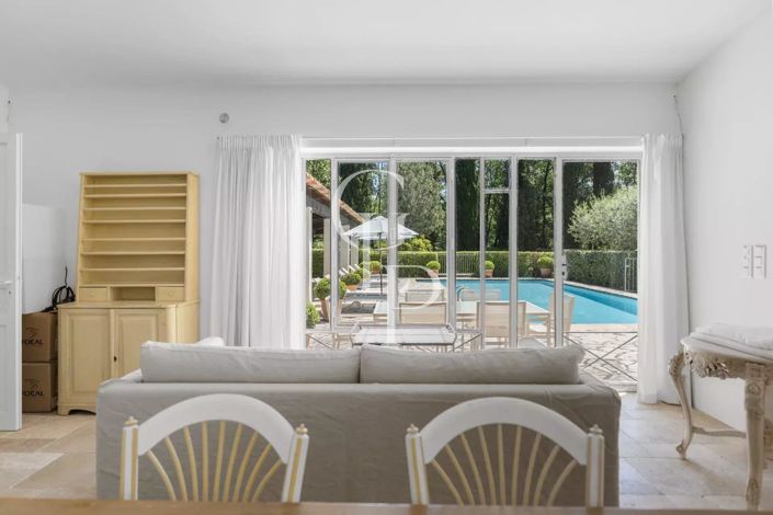 Image No.19-8 Bed House for sale