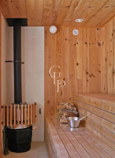 Image No.21-8 Bed House for sale