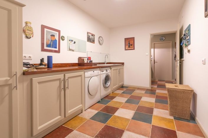 Image No.12-4 Bed House for sale