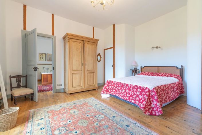 Image No.20-4 Bed House for sale