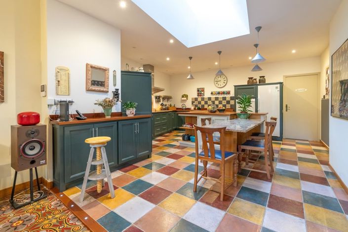 Image No.4-4 Bed House for sale