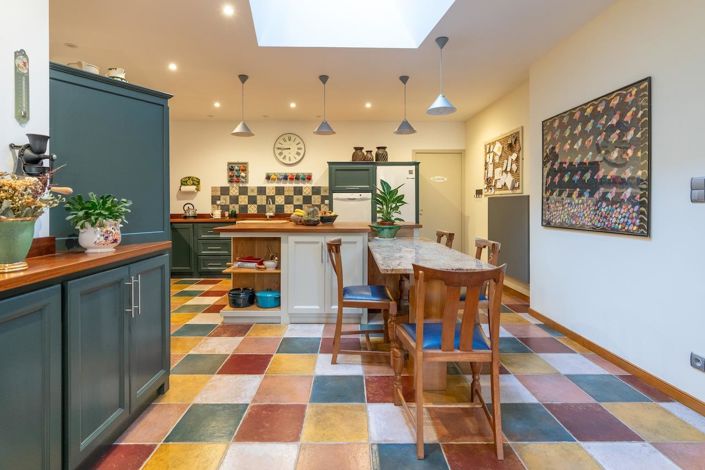 Image No.5-4 Bed House for sale