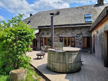 1 - Lavigerie, House