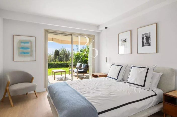 Image No.12-4 Bed House for sale