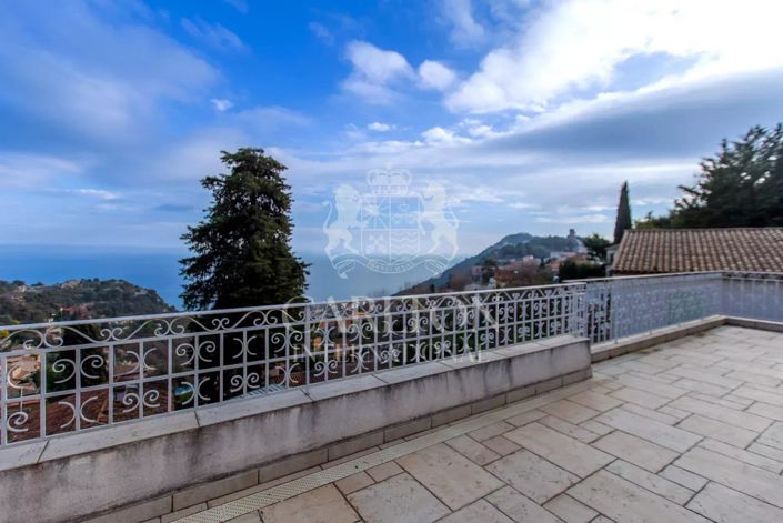 Image No.1-4 Bed House for sale