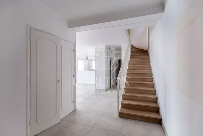 Image No.9-4 Bed House for sale