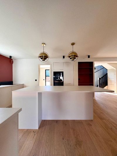 Image No.5-4 Bed Property for sale