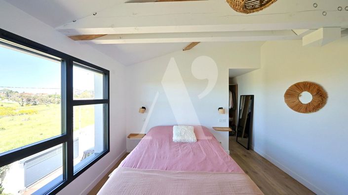 Image No.10-4 Bed Property for sale