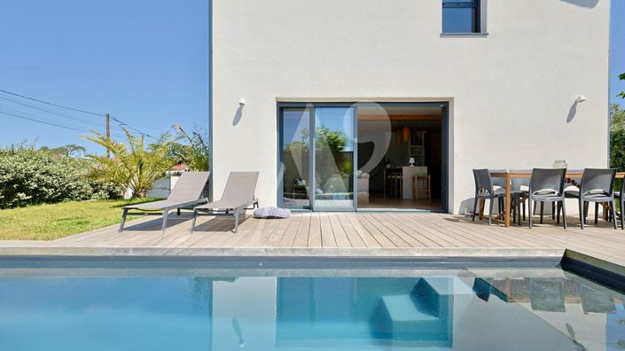 Image No.13-4 Bed Property for sale