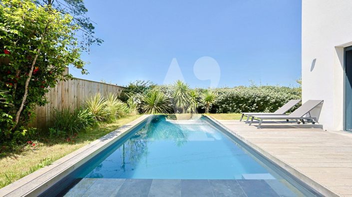 Image No.2-4 Bed Property for sale