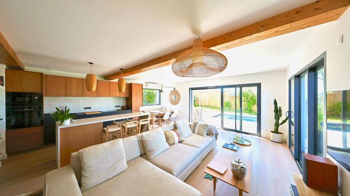 Image No.5-4 Bed Property for sale