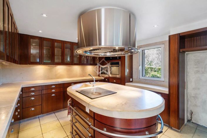 Image No.8-4 Bed House for sale