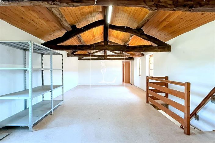 Image No.17-6 Bed House for sale