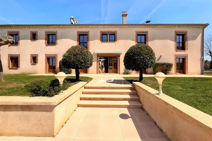 Image No.5-6 Bed House for sale