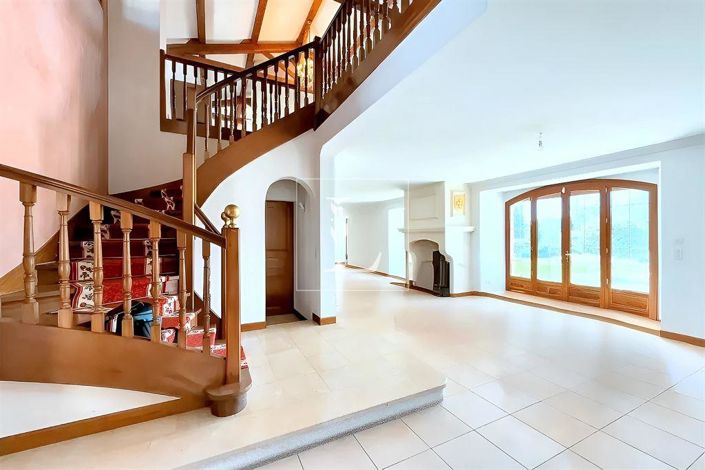 Image No.6-6 Bed House for sale