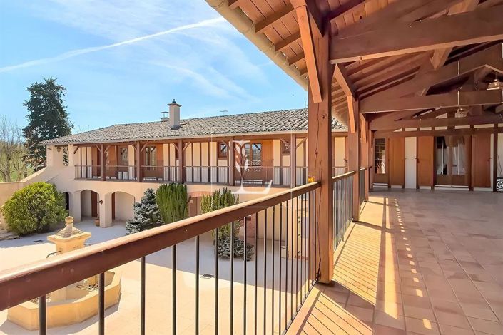 Image No.9-6 Bed House for sale