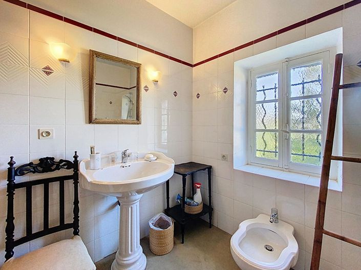 Image No.13-8 Bed House for sale