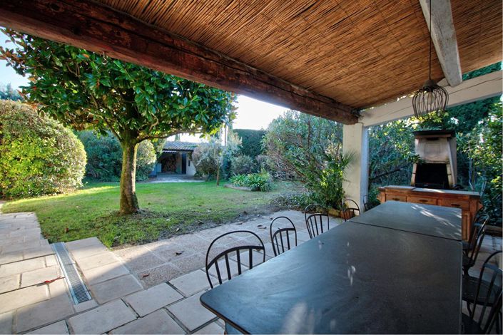 Image No.4-8 Bed House for sale