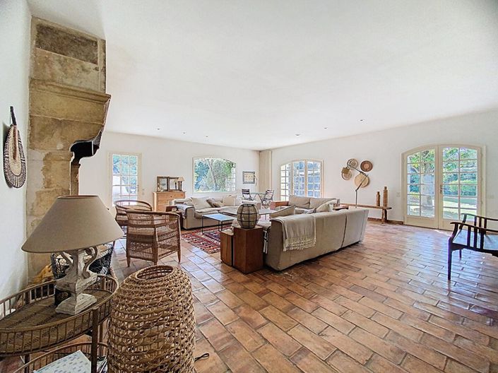 Image No.5-8 Bed House for sale