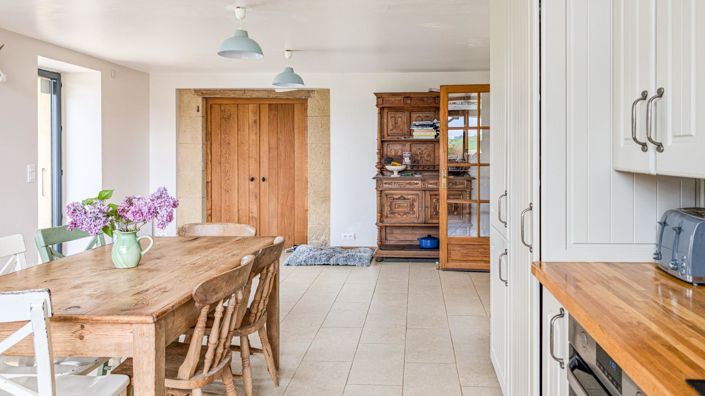 Image No.11-6 Bed House for sale