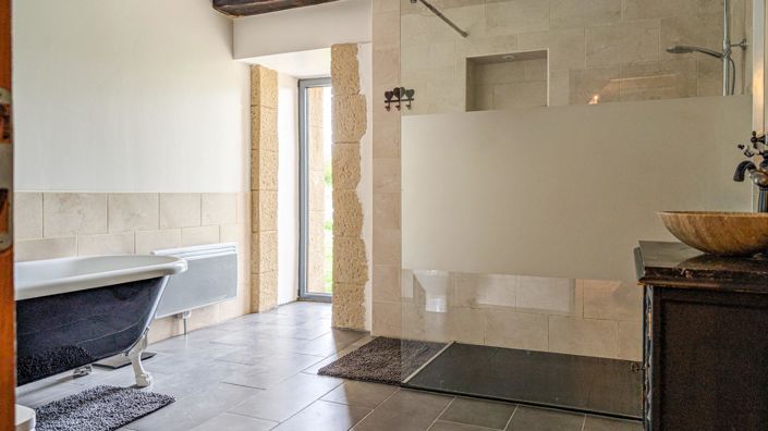 Image No.17-6 Bed House for sale