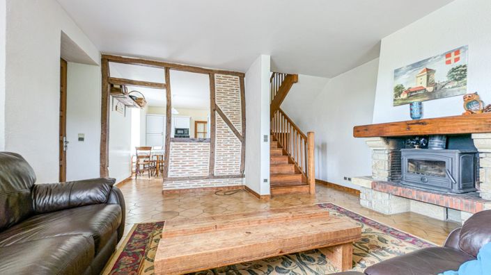 Image No.24-6 Bed House for sale