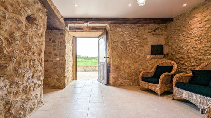 Image No.7-6 Bed House for sale