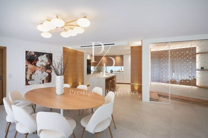 Image No.12-5 Bed House for sale