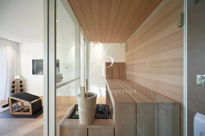 Image No.19-5 Bed House for sale