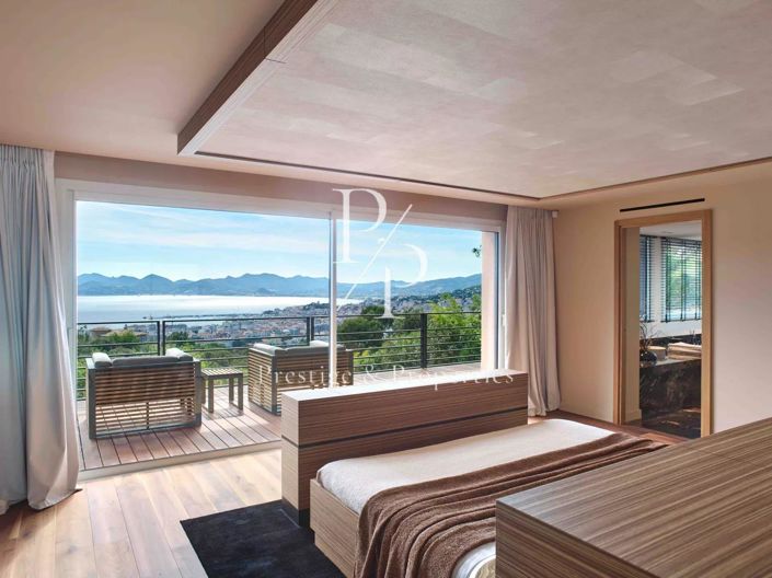 Image No.25-5 Bed House for sale