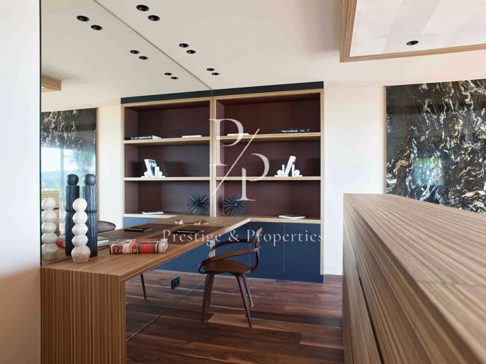 Image No.26-5 Bed House for sale