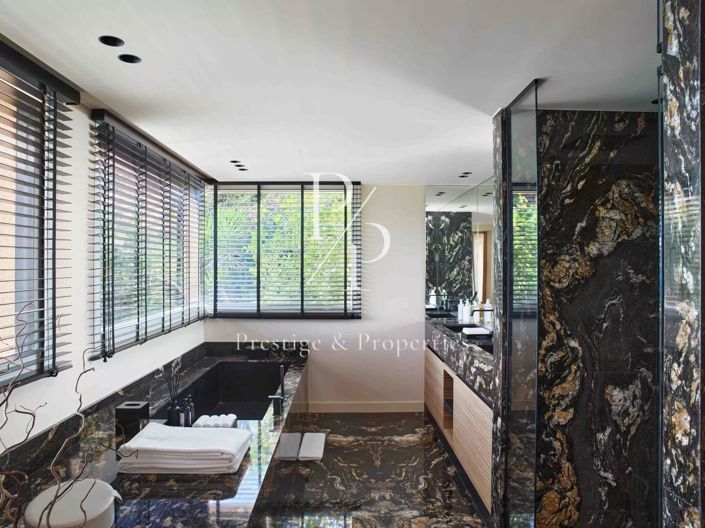 Image No.27-5 Bed House for sale