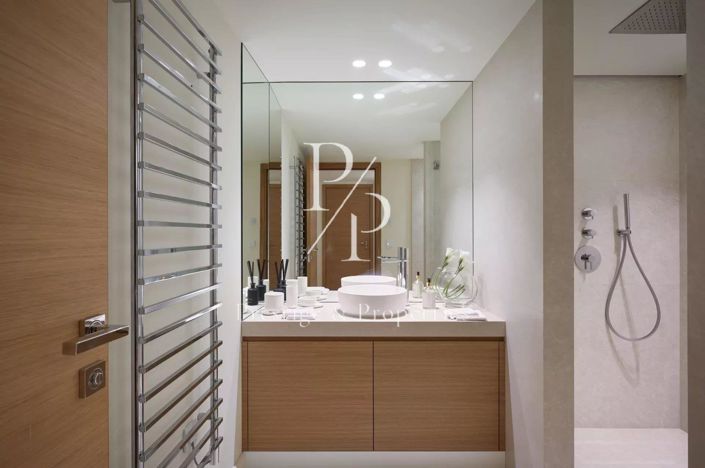 Image No.31-5 Bed House for sale