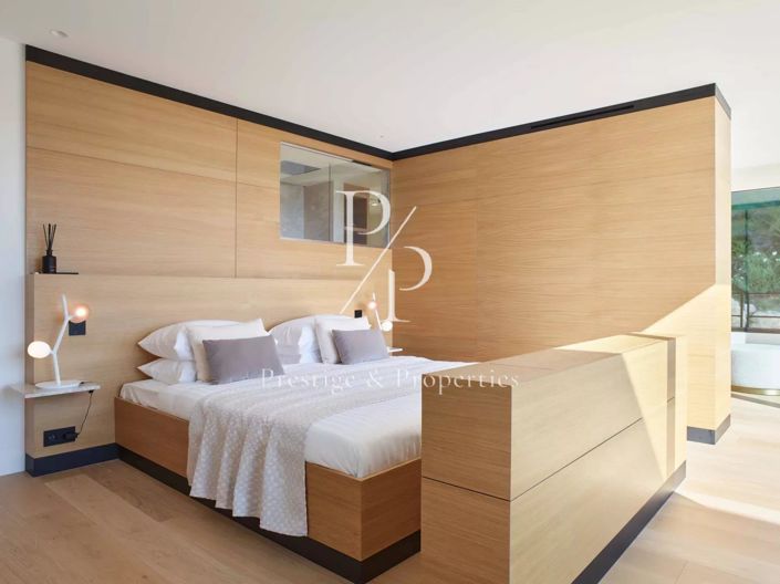 Image No.32-5 Bed House for sale