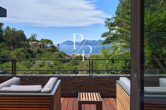 Image No.42-5 Bed House for sale