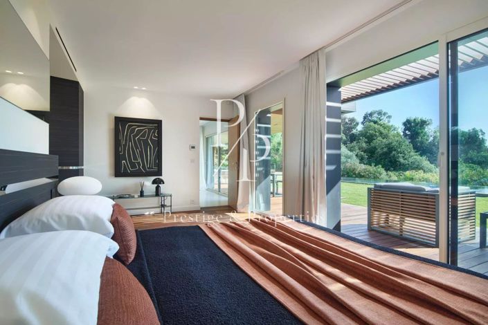 Image No.44-5 Bed House for sale