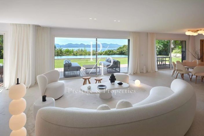 Image No.8-5 Bed House for sale