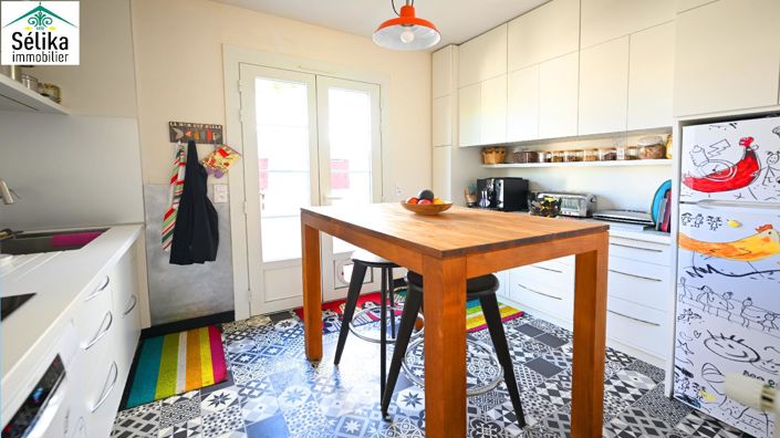 Image No.11-3 Bed House for sale