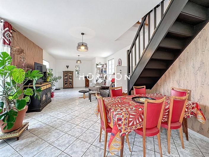 Image No.1-3 Bed House for sale