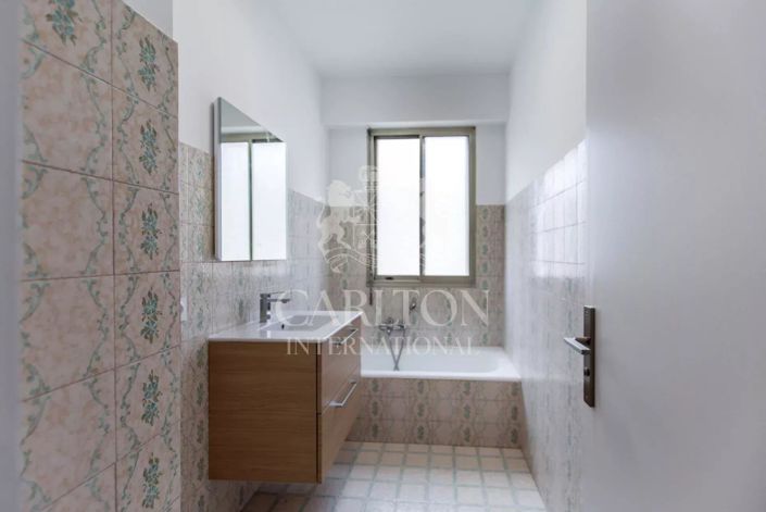 Image No.10-1 Bed Apartment for sale