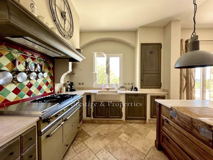 Image No.5-6 Bed House for sale